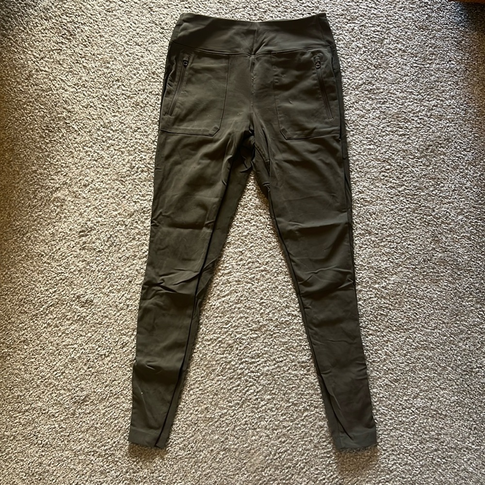 The North Face athletic pants size M
